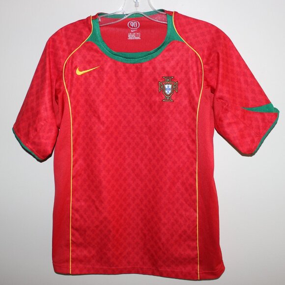3/$118❤️mint Nike PORTUGAL 2004-05 home shirt soccer jersey Kids XL 164-176cm - Picture 2 of 9